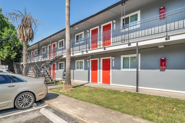 スタイリッシュ 1 ベッドルーム ニア UT ブレントウッド エボニフィ