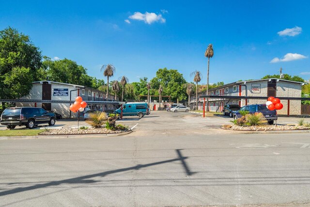 スタイリッシュ 1 ベッドルーム ニア UT ブレントウッド エボニフィ