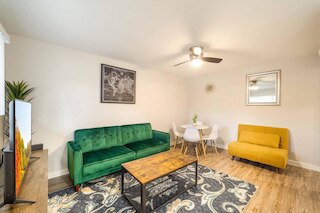 スタイリッシュ 1 ベッドルーム ニア ユT ハイランド エボニフィ