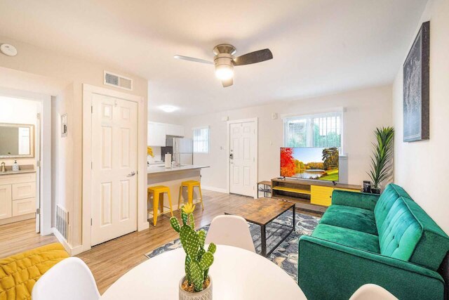 スタイリッシュ 1 ベッドルーム ニア ユT ハイランド エボニフィ