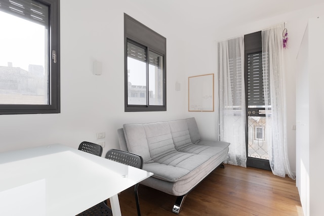 シック アンド サニー イン ザ ハート オブ テル アビブ