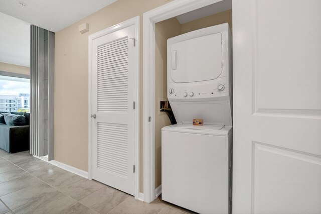 ニュー マジカリー シームド  コンドミニアム W / プール ビュー !