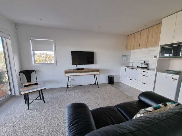 ファビラス ミルフォード 1ッドルー ウィズ ビューズ & スカイTV