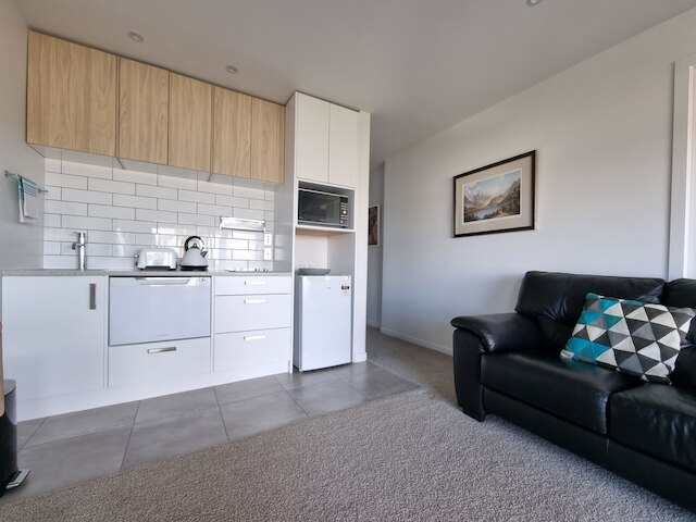 ファビラス ミルフォード 1ッドルー ウィズ ビューズ & スカイTV