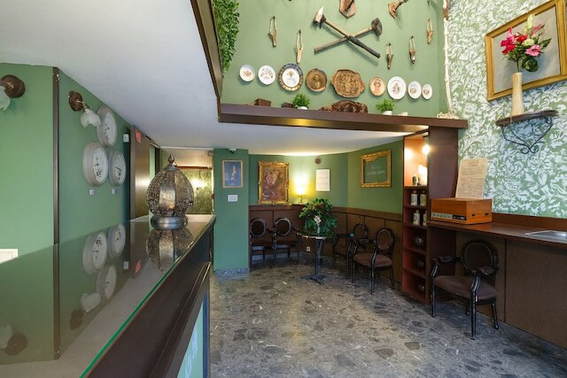 ザ ウォーレド オフ ホテル パリ