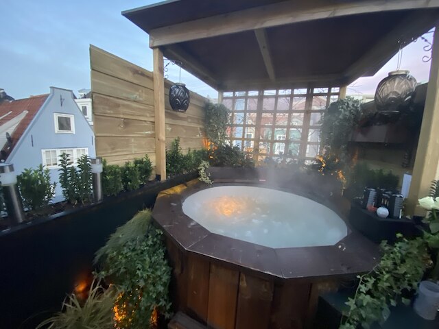 ザ エンライテンド ハウス