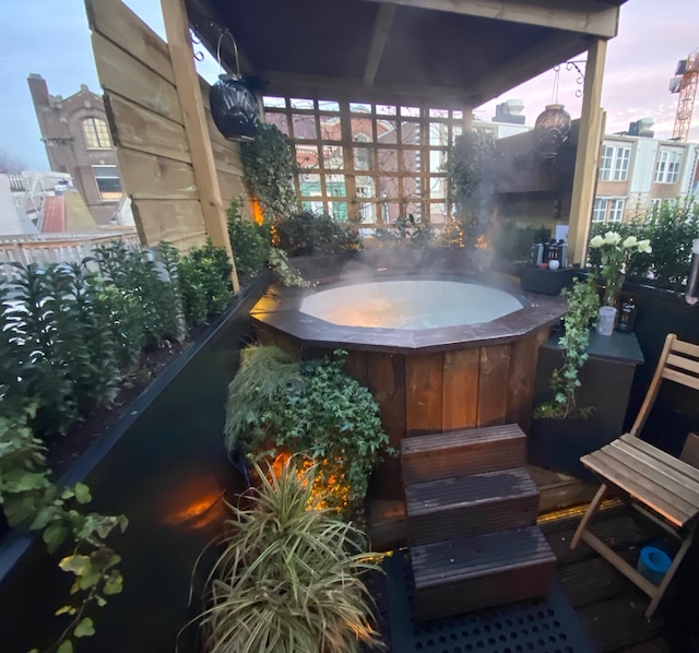 ザ エンライテンド ハウス