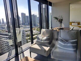 トップ フロア スタニング ビューズ