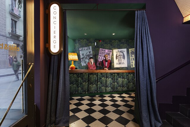 チク & ベーシック ハバナ ホース