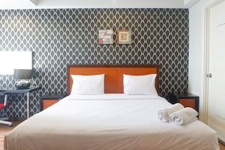 バイブラント アンド ラグジュリアス 2ッBR アパートメント アット トリリウム レジデンス スラバヤ