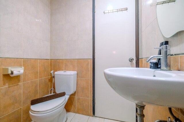 シンプル アンド コンフィー スタジオ ルーム アット タマンサリ スディルマン アパートメント