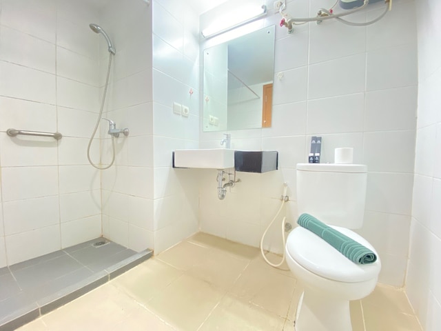 プレザント スタジオ アット ビバリー ダゴ アパートメント ニア ITB