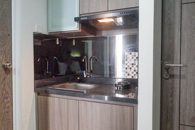 コージー ステイ スタジオ アパートメント アット タマン メラティ スラバヤ