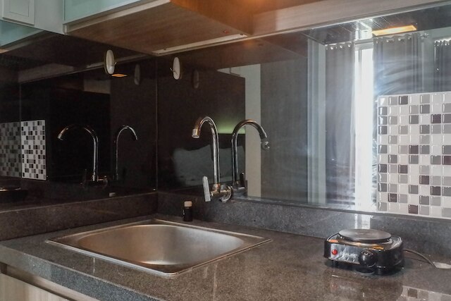 コージー ステイ スタジオ アパートメント アット タマン メラティ スラバヤ