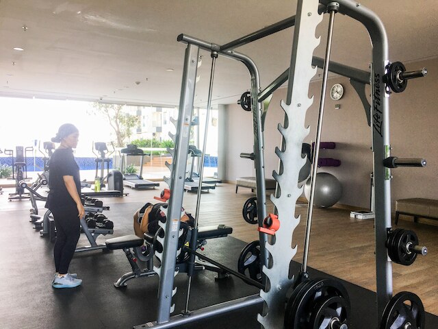 エレガント モダン ラグジュリアス スタジオ アパートメント アット ベンソン タワー スーパーモール マンション