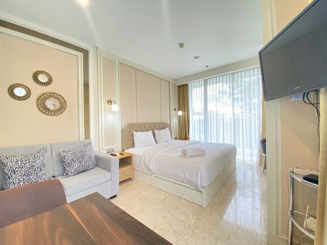 モダン スタジオ ルーム ウィズ ジャグジー アット アート デコ アパートメント