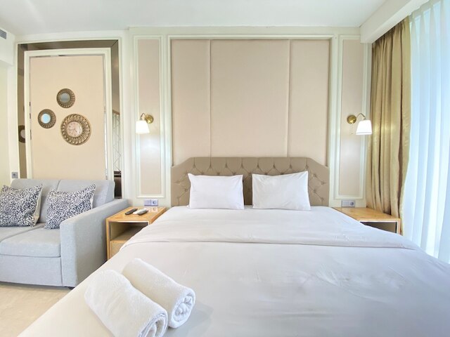 モダン スタジオ ルーム ウィズ ジャグジー アット アート デコ アパートメント