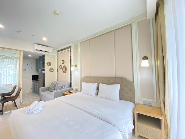 モダン スタジオ ルーム ウィズ ジャグジー アット アート デコ アパートメント