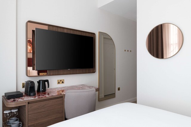 ロスト プロパティ セント ポールズ ロンドン キュリオ コレクション バイ ヒルトン