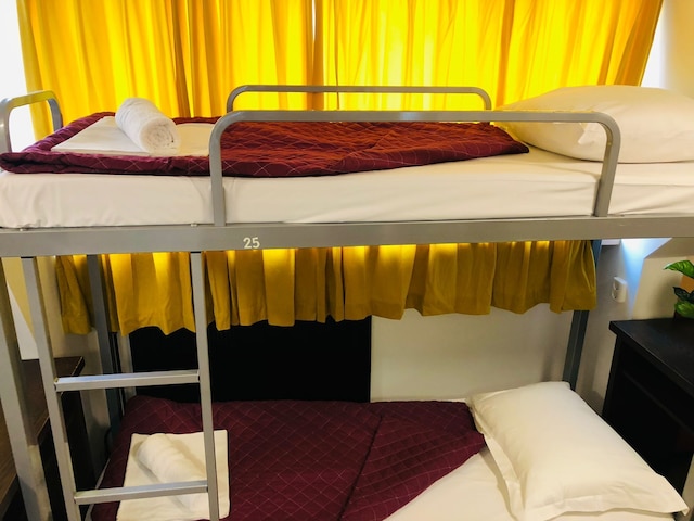 ルーム メイト ホステル