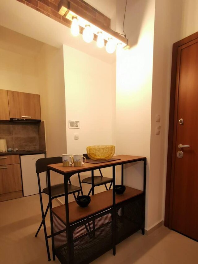 チャーミング 1  ベッド アパートメント ロケーテッド イン アティナ