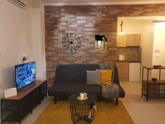 チャーミング 1  ベッド アパートメント ロケーテッド イン アティナ