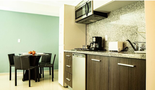 タイニー アパートメント ウィズ ルーフトップ プール イ ジム