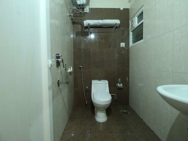 PP リビング ナガヴラ レイク サイ イン