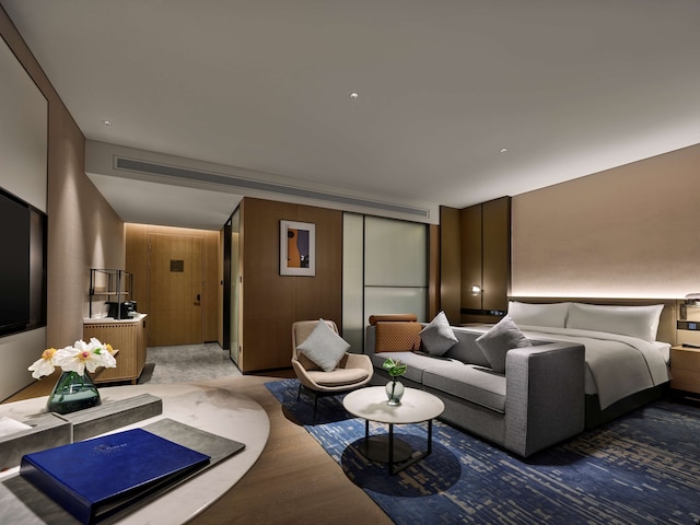 DoubleTree by Hilton Chengdu Riverside - Close to Panda Base and Chengdu East Railway