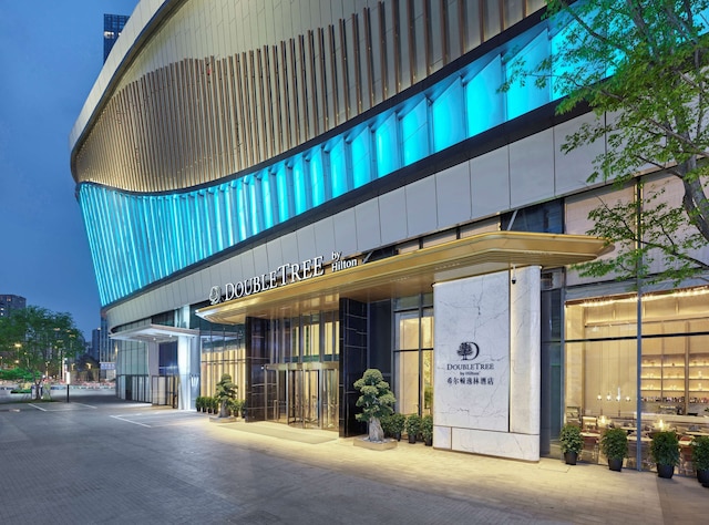 DoubleTree by Hilton Chengdu Riverside - Close to Panda Base and Chengdu East Railway