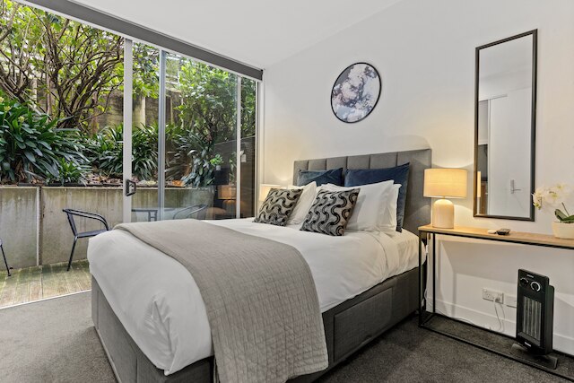 ブリージー ジェム バイ ビクトリア パーク