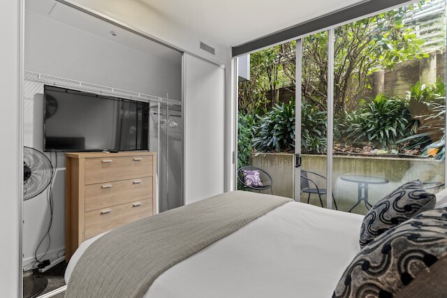 ブリージー ジェム バイ ビクトリア パーク