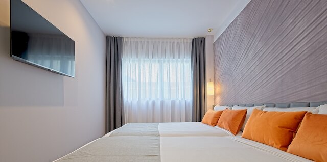 ドゥウォ ユステ アルカラ