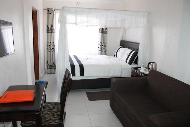 チャンバイ サファリ ホテル