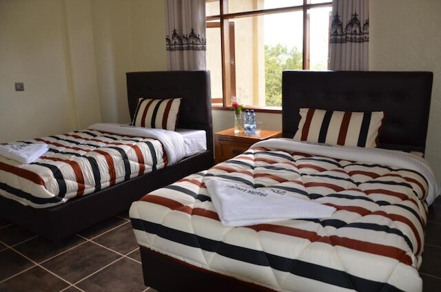 チャンバイ サファリ ホテル