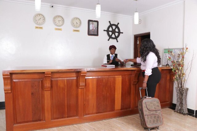 チャンバイ サファリ ホテル