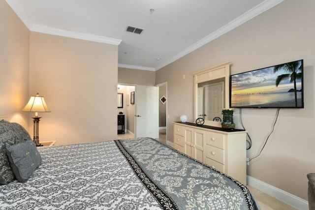 スペーシャス 3 ベッド, 2 バス コンド イン ゲーテッド コミュニティ 3 ベッドルーム コンド バイ レッドオーニング