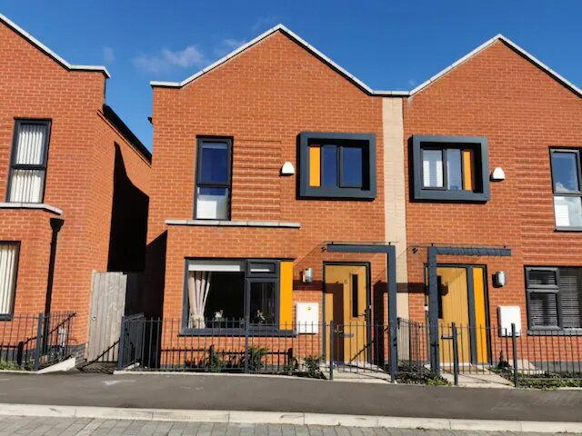 エンタイア  3  ベッドルーム ハウス マンチェスター フリー パーキング