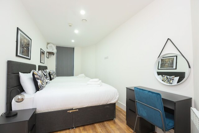 ウッド ストリート アパートメンツ