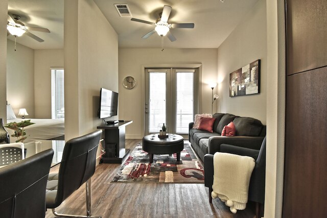 コーポレート スイーツ アット ノックス ヘンダーソン ダラス