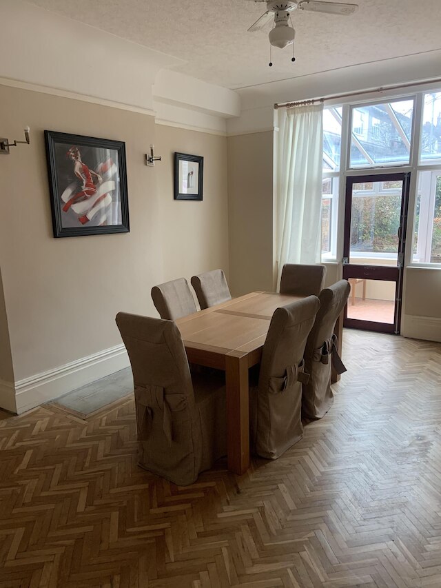 エンタイア シーサイド ホーム スリープス  8、オール エンスイート ルームズ