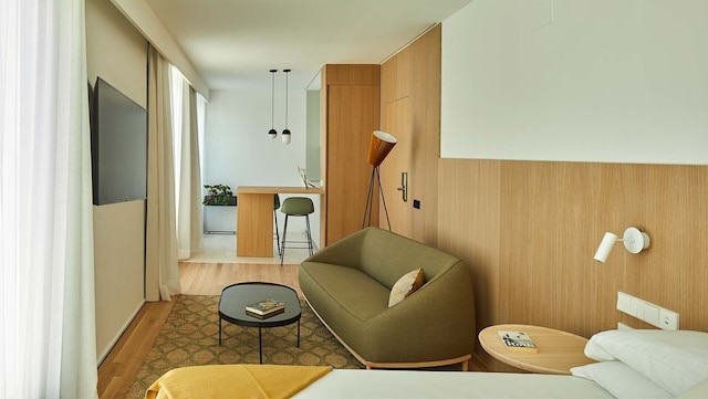 60 バルコニーズ アイコニック