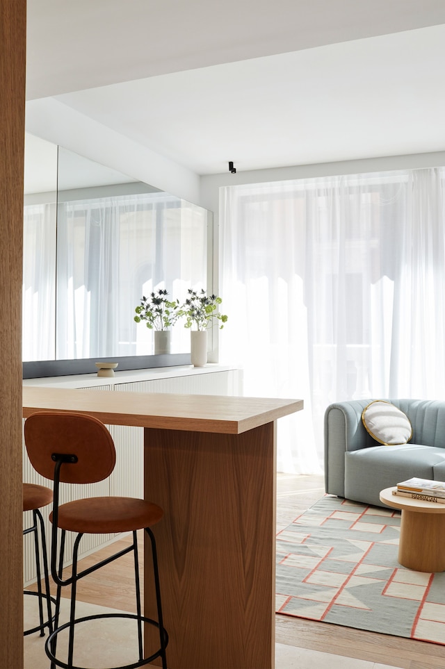 60 バルコニーズ アイコニック