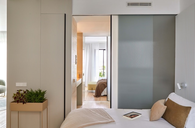 60 バルコニーズ アイコニック