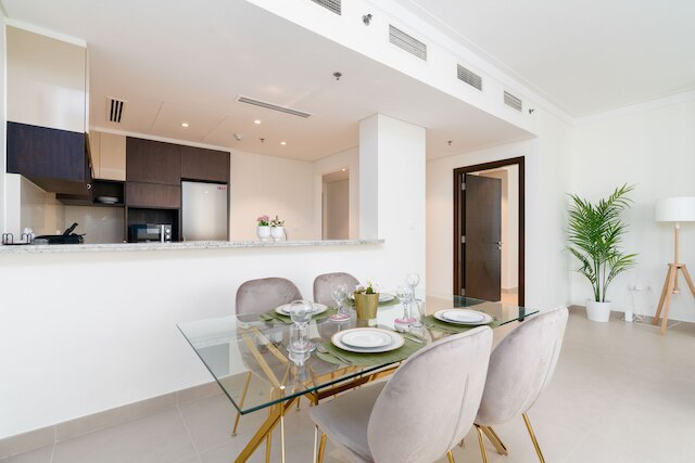 ラックス BnB ドバイ クリーク ハーバー BLVD ビューズ