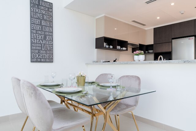 ラックス BnB ドバイ クリーク ハーバー BLVD ビューズ