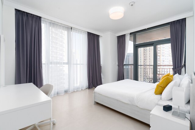 ラックス BnB ドバイ クリーク ハーバー BLVD ビューズ