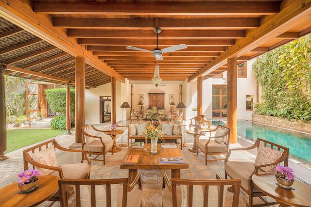 イシHQ コロンボ