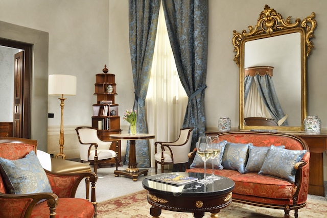 パラッツォ ポルティナリ サルヴィアティ