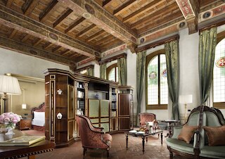 パラッツォ ポルティナリ サルヴィアティ